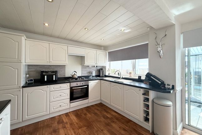 4, Chaucer Crescent, Kidderminster photo 4