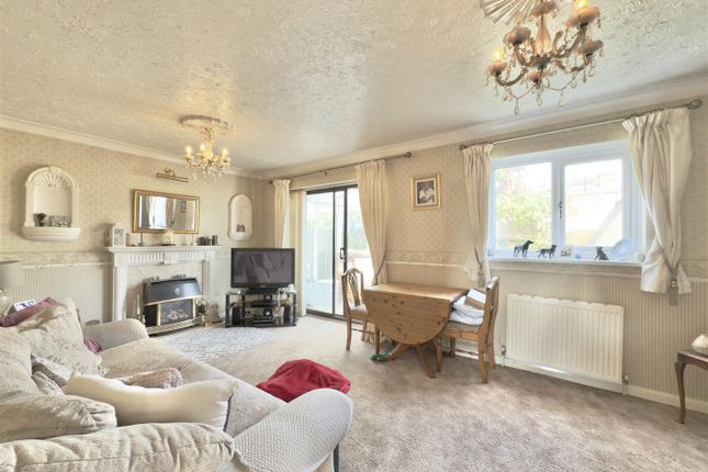 3, Chapel Close, Barnsley photo 2