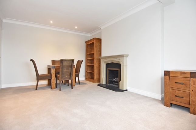 24 Kelvedon Close, Kingston Upon Thames photo 4