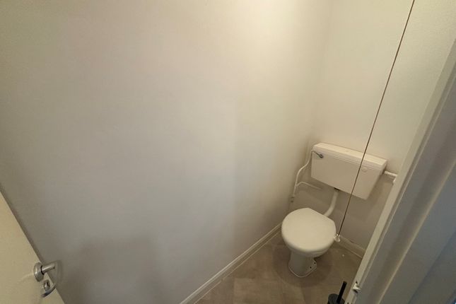 115, Bristol photo 5