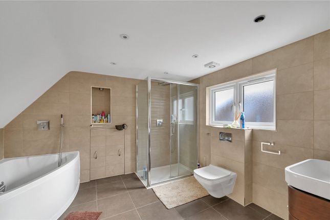 38, The Ridgeway, London photo 2