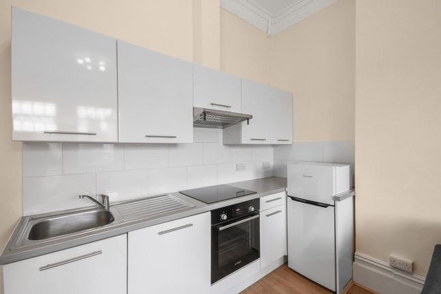 Flat to rent in Egerton Gardens, London