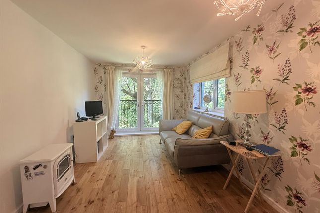 The Acorn House, 16, Bramble Court, Stalybridge photo 3