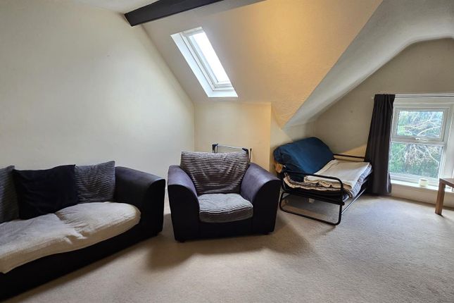 124E, Reading Road South, Fleet photo 4
