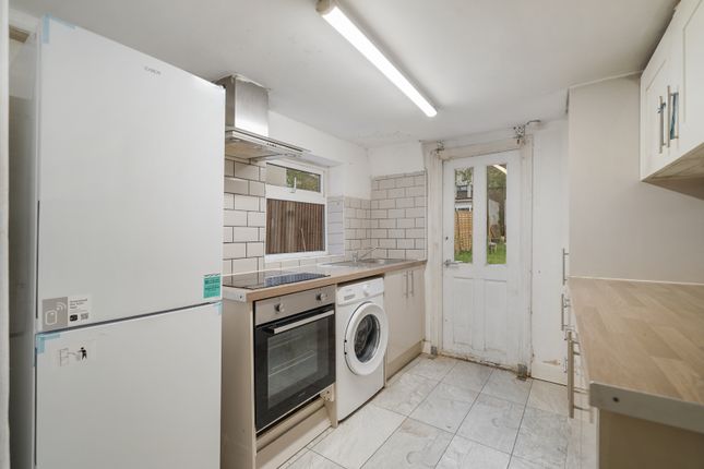 65 Byron Road, Harrow Wealdstone photo 4