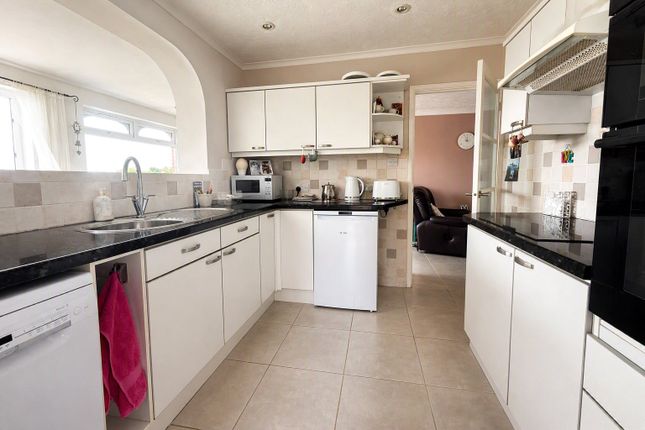 72, Dorset Avenue, Devon photo 4