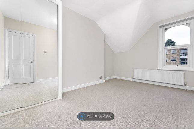 Flat, Queens Road, Kingston Upon Thames photo 5