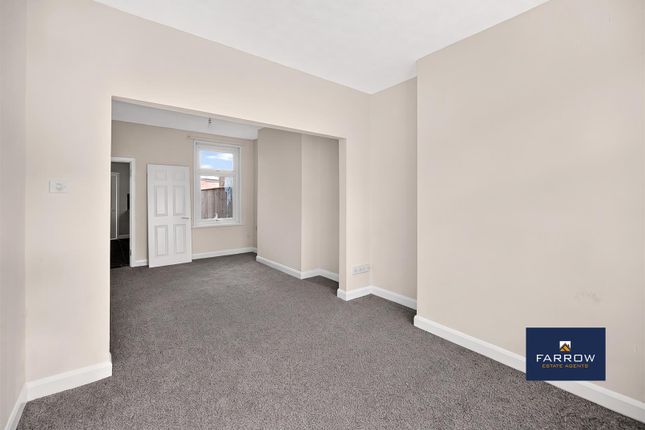 81, Elsenham Road, Grimsby photo 4