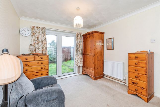 13, Woodhurst Close, Rochester photo 4