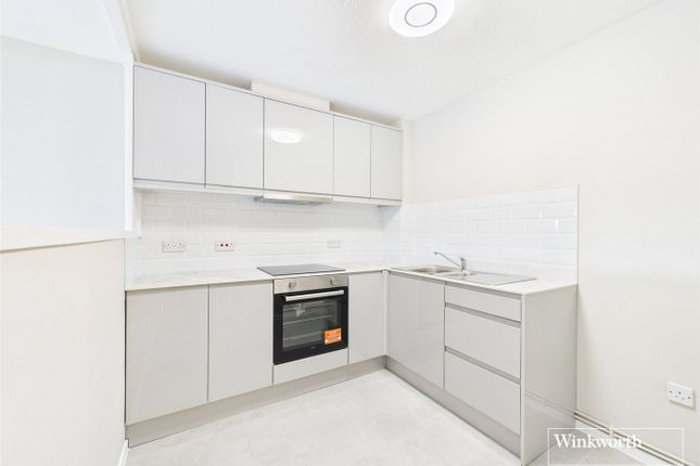 Flat 28,, Ferrydale Lodge, Hendon photo 3