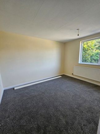 113, St Augustin Way, Northants photo 4