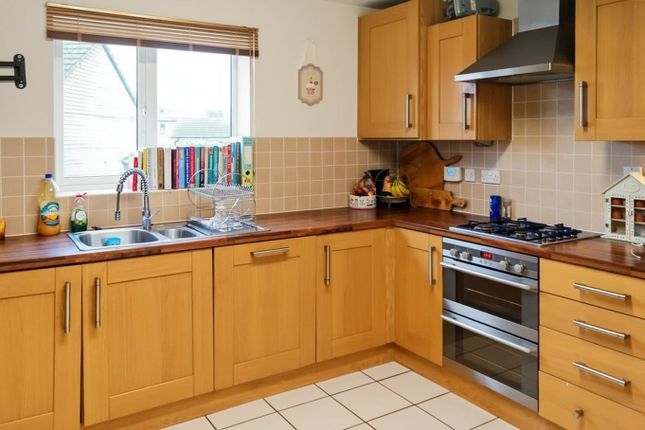 64, Selkirk Drive, Milton Keynes photo 2