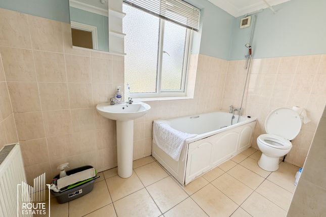 Room 1 667, Hertford Road, Greater London photo 5