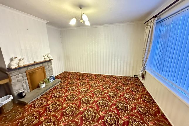 16, Bryn Yr Eglwys, Lampeter photo 2