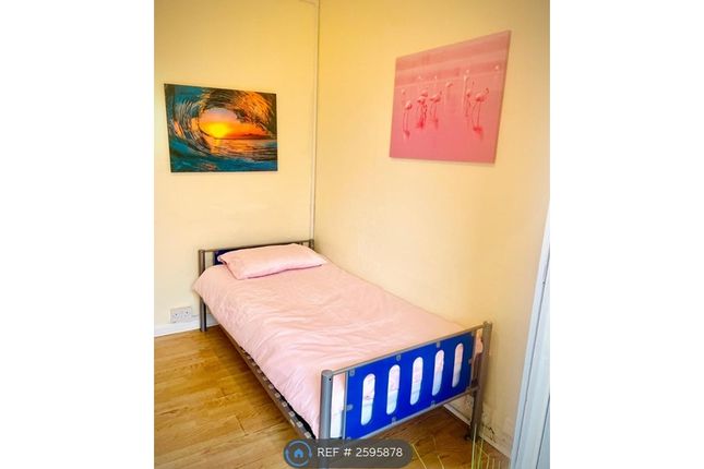 Room 9 @ £495 Pcm