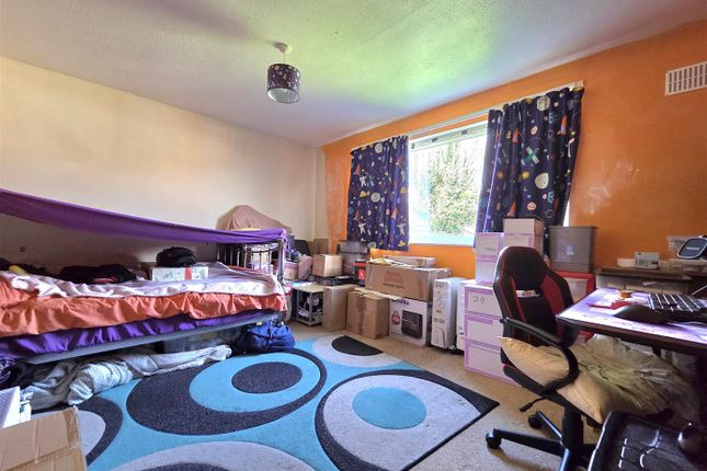 Flat 20, Holland Court, Denmark Road, Gloucester photo 2