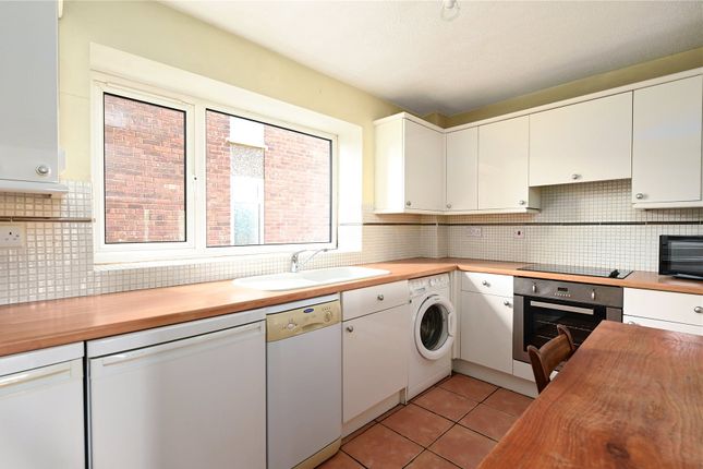 15, Nutbourne Court, Staines Upon Thames photo 4