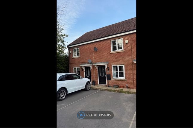 2-bed terraced on St Giles Close, Retford, £840/mo