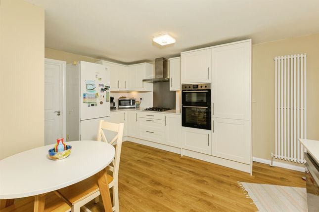 286, Hyde End Road, Reading photo 3