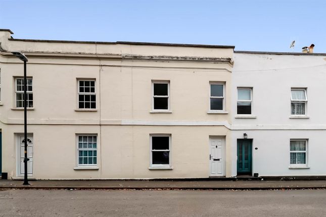 2-Bed-House-Leckhampton (14).Jpg