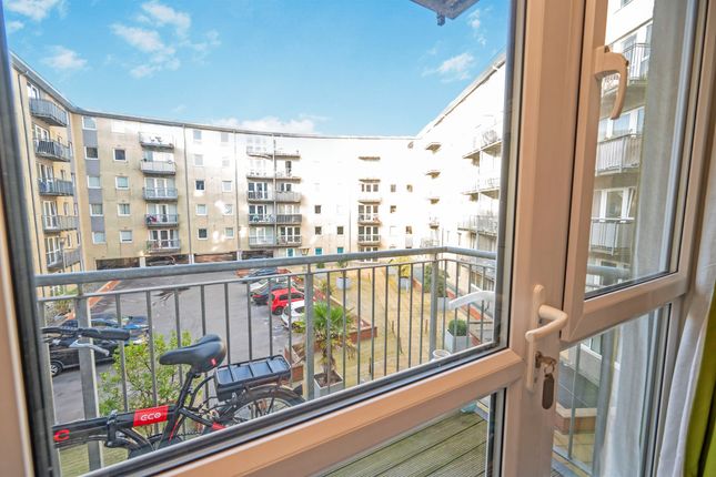 1-bed flat on Apartment 68, 10, Hall Street, Birmingham, £150,000