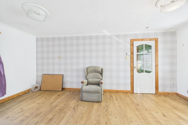 12 Iona Path, Glasgow photo 3