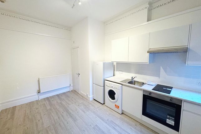 Thumbnail Studio to rent in Babington Road, Streatham