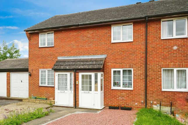 Thumbnail Terraced house for sale in Warwick Court, Bicester