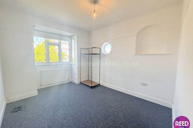 Flat to rent in Canewdon Road, Westcliff On Sea