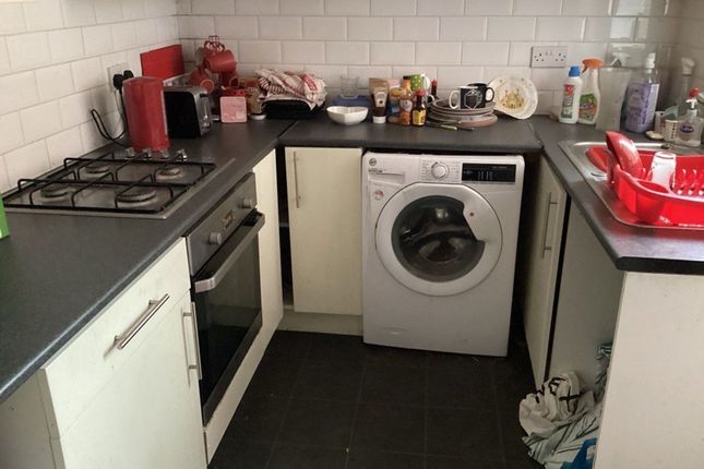 73 Droylsden Road, Manchester photo 3
