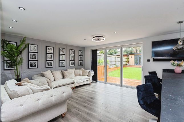 29, Eleanor Drive, Bournemouth photo 2