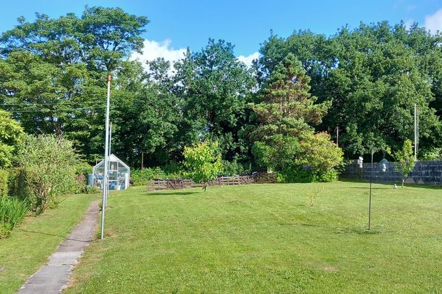 11, Meinciau Road, Kidwelly photo 3