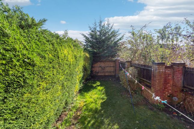 91, Bridgestone Drive, Bourne End photo 3