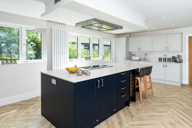 17, Hill Way, Ringwood photo 4