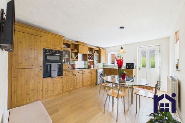 26 Wardle Court, Chorley photo 3