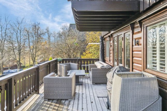 14 Home Wood,, Harleyford, Marlow photo 3