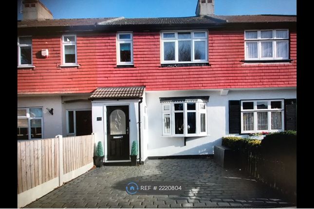 Thumbnail Terraced house to rent in Avenue Road, Romford