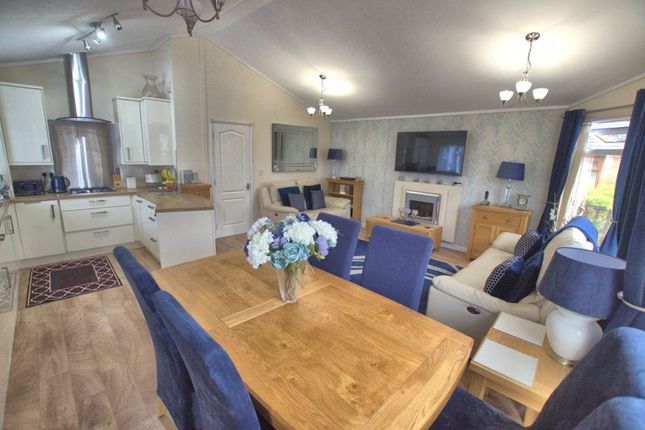 4 The Glade, Southwick Road, Fareham photo 2