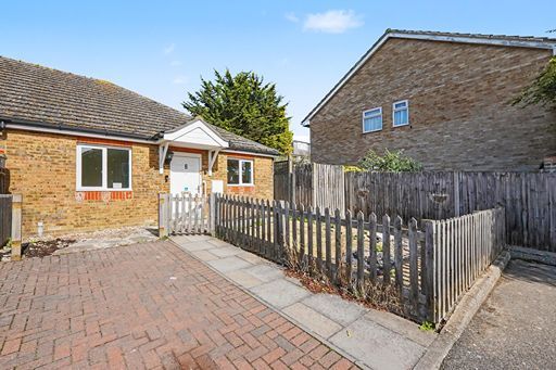 2-bed bungalow on 2, Margate, £150,000