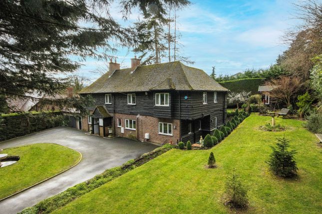 Thumbnail Detached house for sale in South Park Avenue, Chorleywood