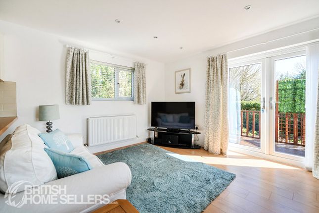 38, Westside, Dover photo 3