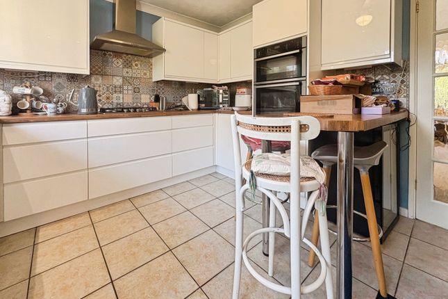 1A,, Ives Close, Hampshire photo 2