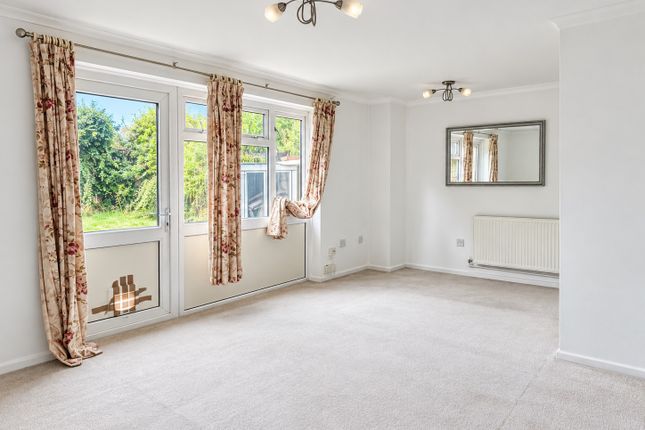 95, Frenchs Wells, WOKING photo 2