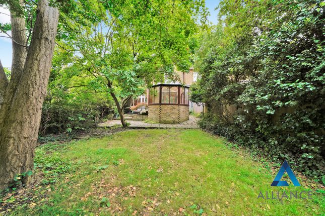 Detached house to rent in Oakcroft Road, London