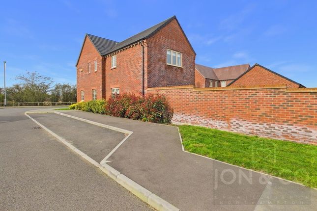 18 Brickfield Close, Northampton photo 4