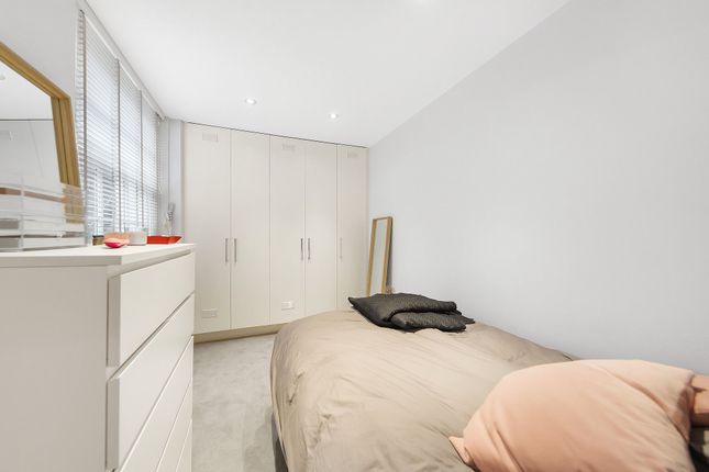 Basement Flat, London photo 4