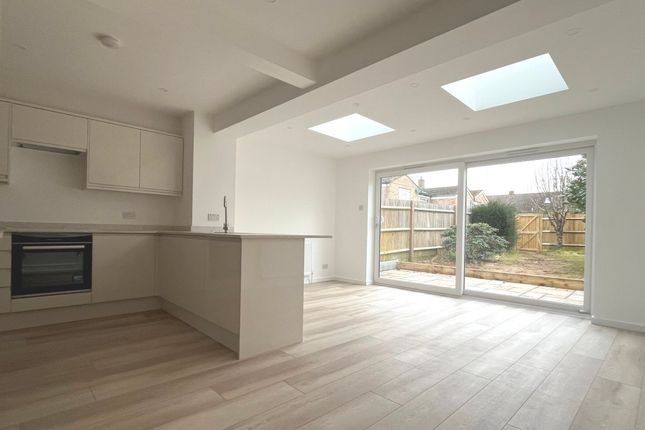 29, Grainger Walk, Tonbridge photo 3
