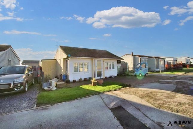 Thumbnail Mobile/park home for sale in Kenwood Park, Hollym Road, Withernsea