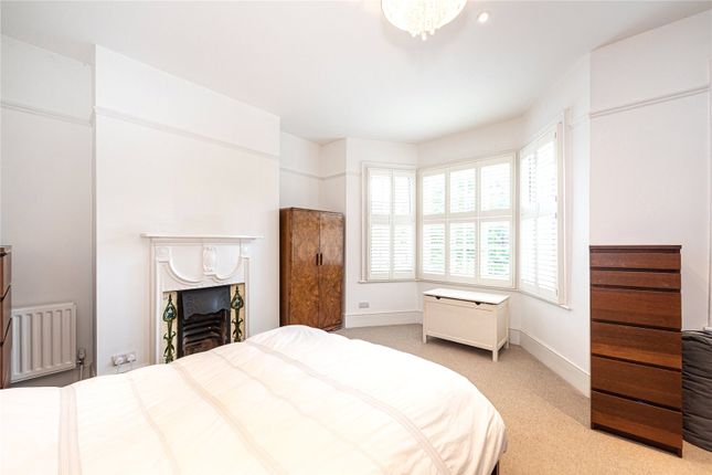 42, Defoe Avenue, Surrey photo 4