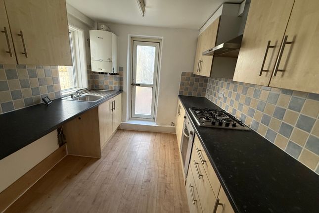 6, Carnarvon Road, Bournemouth photo 4